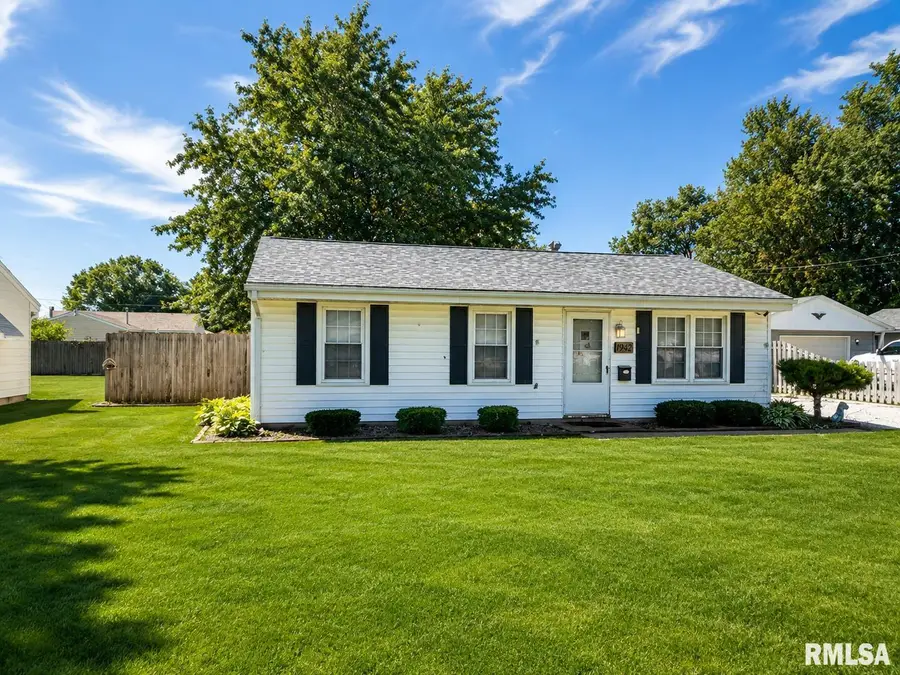 1942 Mcmasters Avenue, Galesburg, IL 61401 - #2