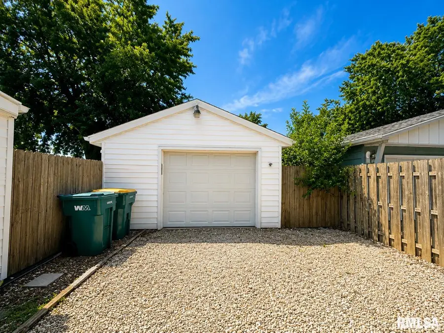 1942 Mcmasters Avenue, Galesburg, IL 61401 - #3