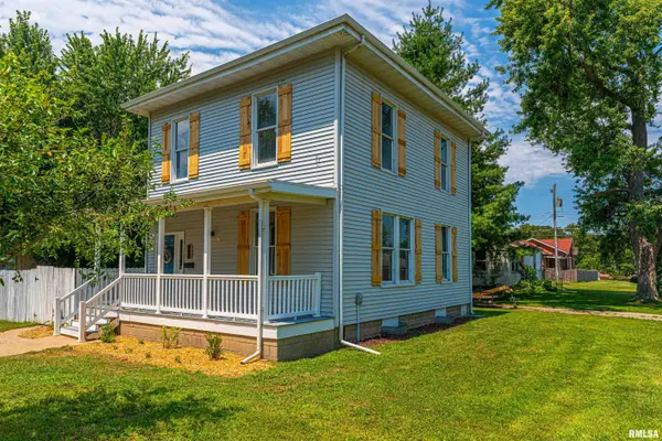 402 3rd Street, Lincoln, IL 62656