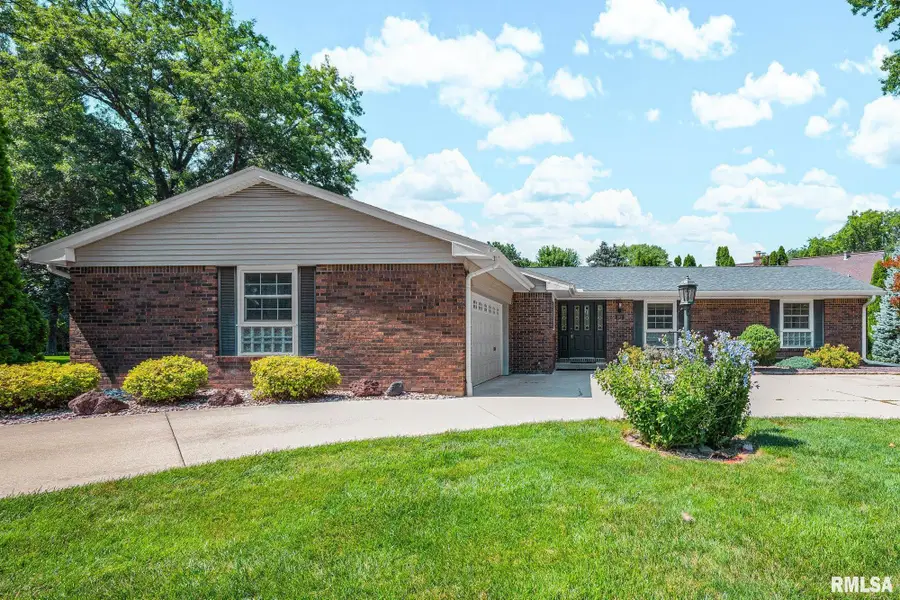 192 Potawatomi Road, Galesburg, IL 61401 - #2