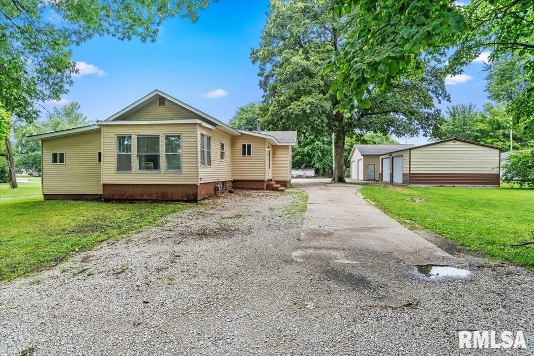 708 N 4th Street, Auburn, IL 62615 - #1
