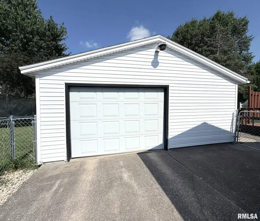 1145 Bridge Avenue, Galesburg, IL 61401 - #3