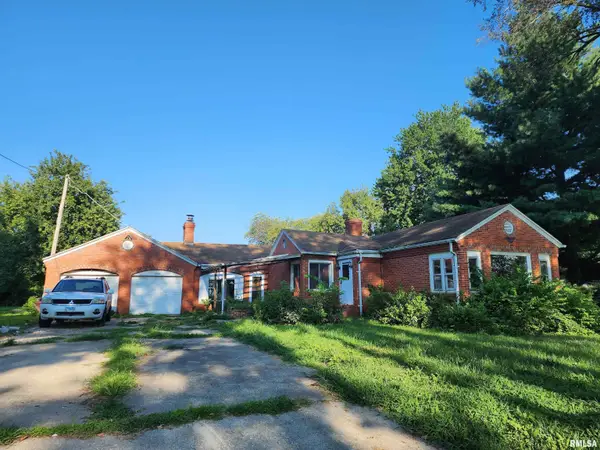 1216 N State Street, Lincoln, IL 62656