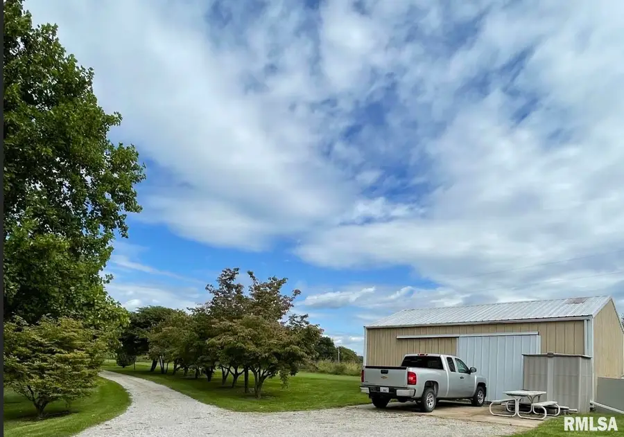 11112 Salisbury Road, Pleasant Plains, IL 62677 - #3