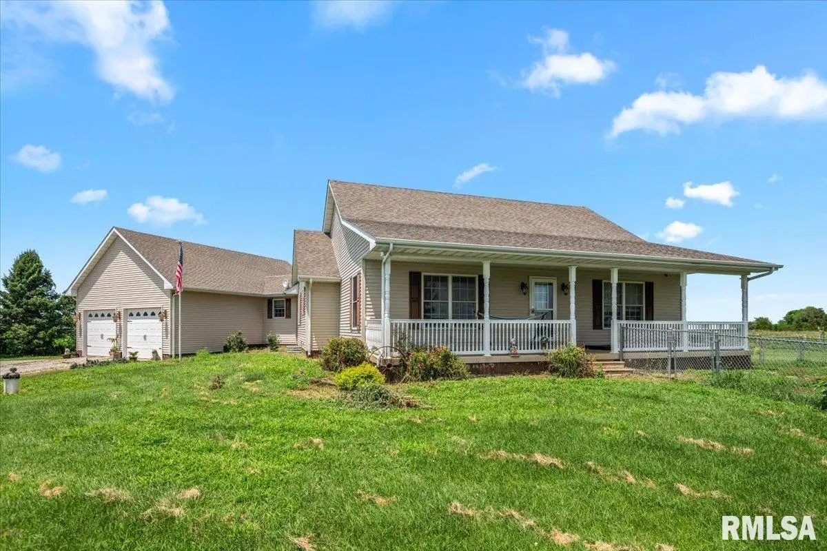 8755 E Main Street, Williamsville, IL 62693 - #1