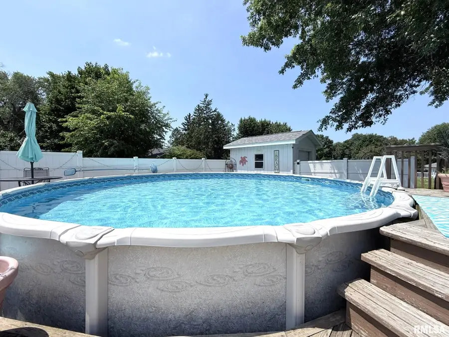 615 N Depot Street, Altona, IL 61414 - #3