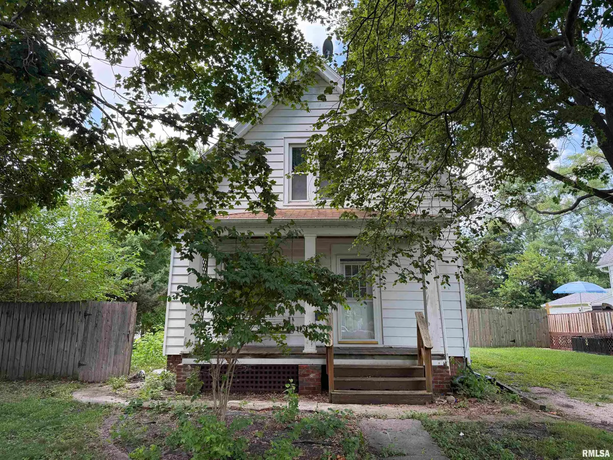 696 Arnold Street, Galesburg, IL 61401 - #1