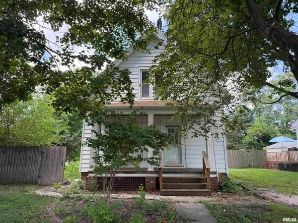 696 Arnold Street, Galesburg, IL 61401