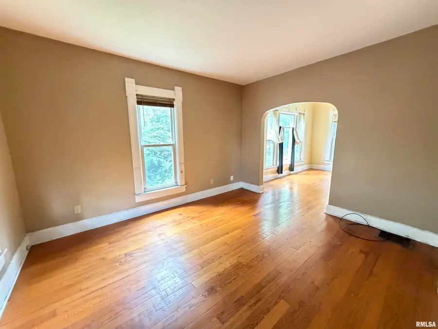696 Arnold Street, Galesburg, IL 61401 - #3