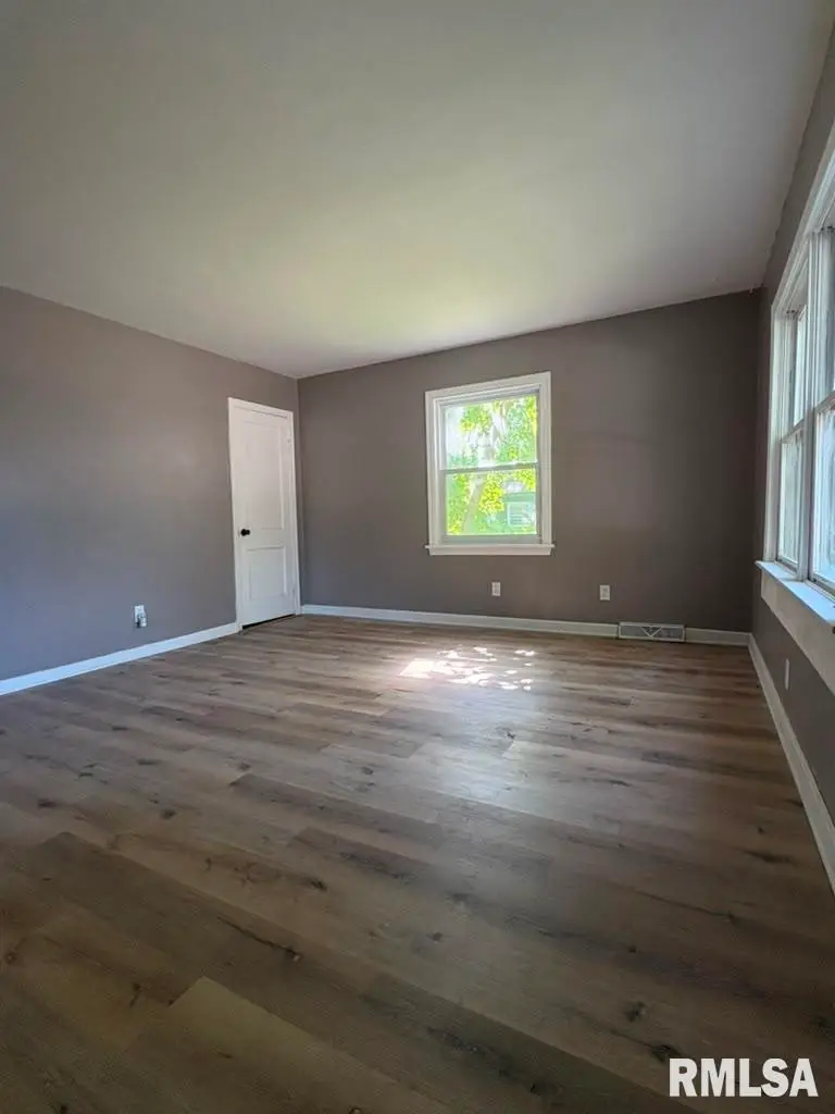 2216 E Lawrence Avenue, Springfield, IL 62703 - #2