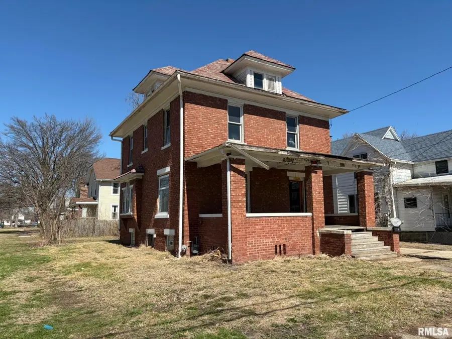 905 E South Street, Galesburg, IL 61401 - #2