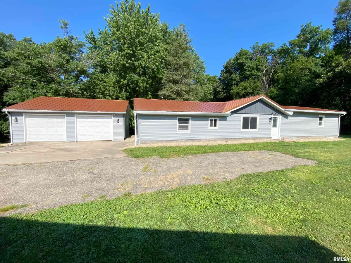 315 E Hickory Street, Thayer, IL 62689 - #1