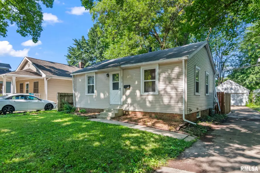2517 Holmes Avenue, Springfield, IL 62704 - #2
