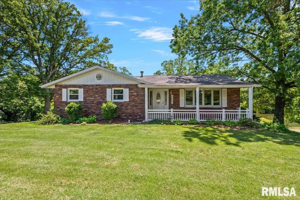 3508 E Lakeshore Drive, Taylorville, IL 62568 - #1