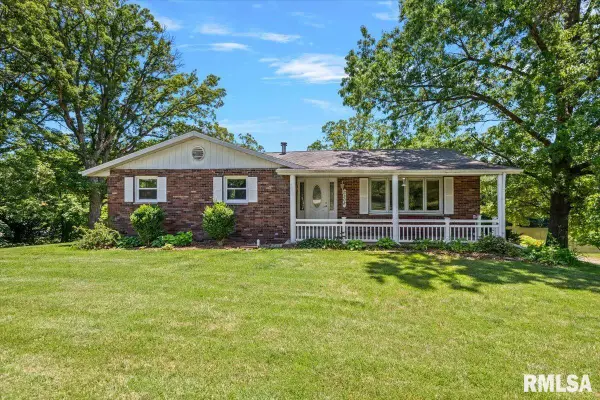 3508 E Lakeshore Drive, Taylorville, IL 62568