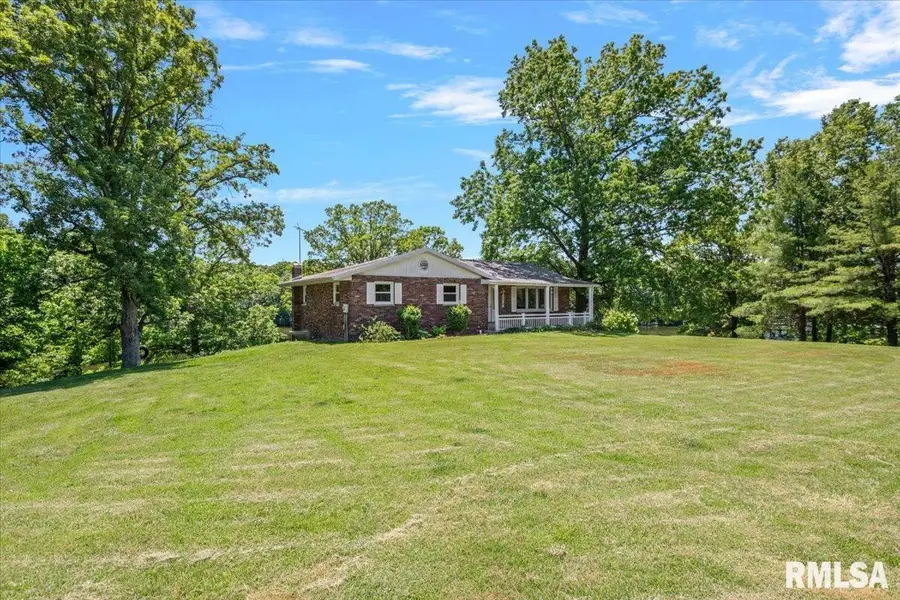 3508 E Lakeshore Drive, Taylorville, IL 62568 - #3