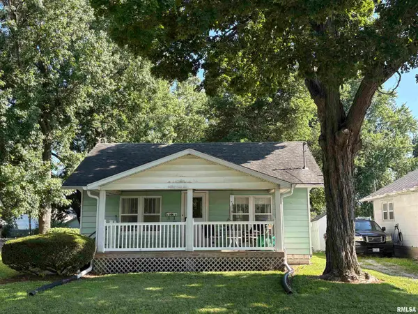 1216 W England Street, Taylorville, IL 62568