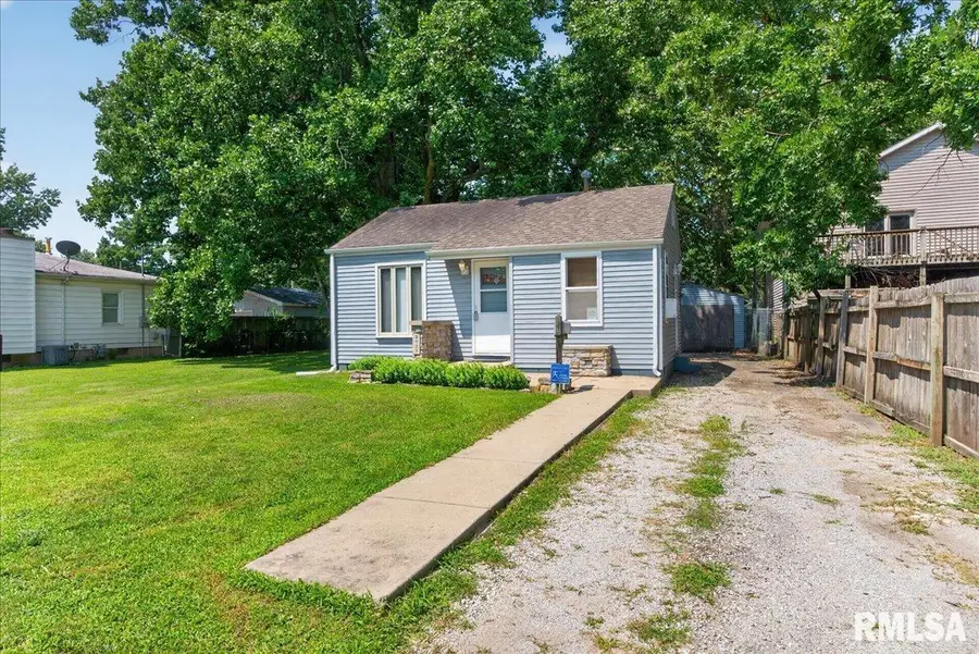 2827 S Walnut Street, Springfield, IL 62704 - #2
