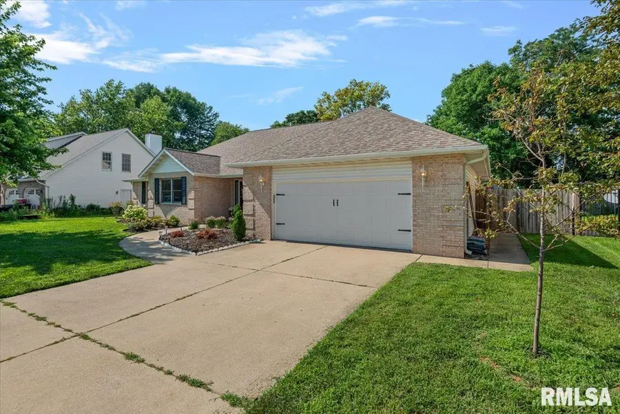 3801 Tamarak Drive, Springfield, IL 62712 - #3
