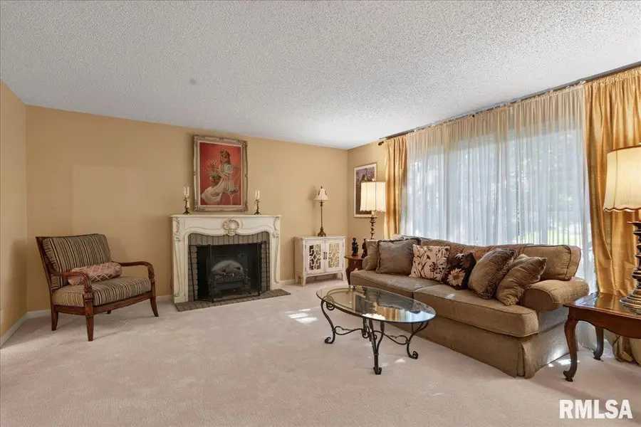 2922 Victoria Drive, Springfield, IL 62704 - #3