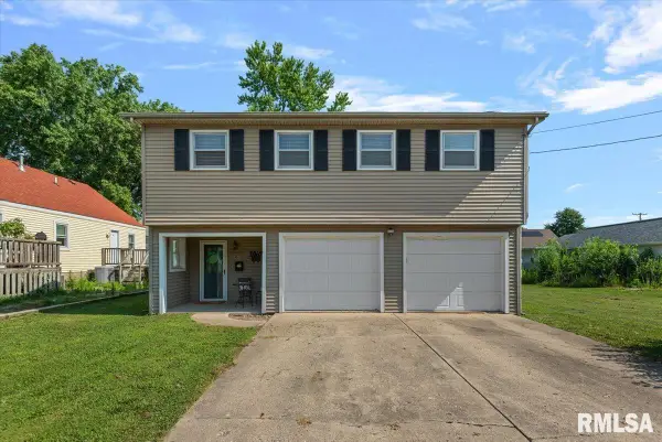 627 W Poplar Street, Taylorville, IL 62568