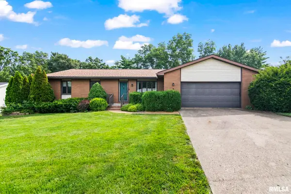 22 Meander Pike Street, Chatham, IL 62629
