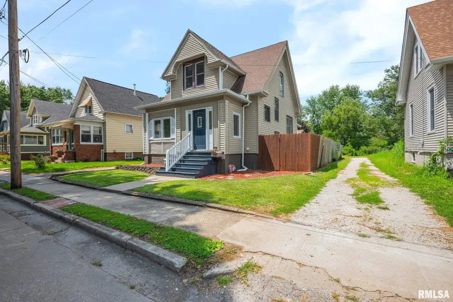 798 Pine Street, Galesburg, IL 61401 - #3
