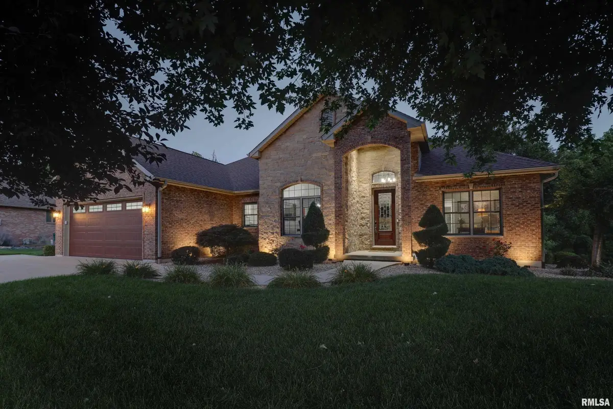2730 Parkwood Drive, Quincy, IL 62305 - #1