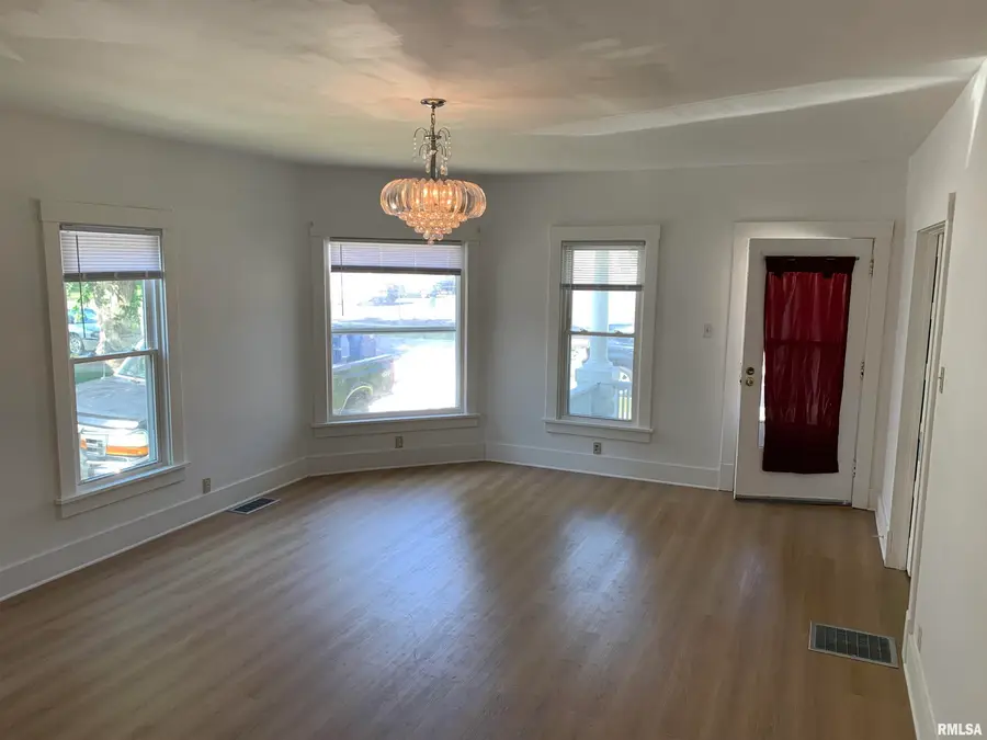 115 N D Street, Monmouth, IL 61462 - #2