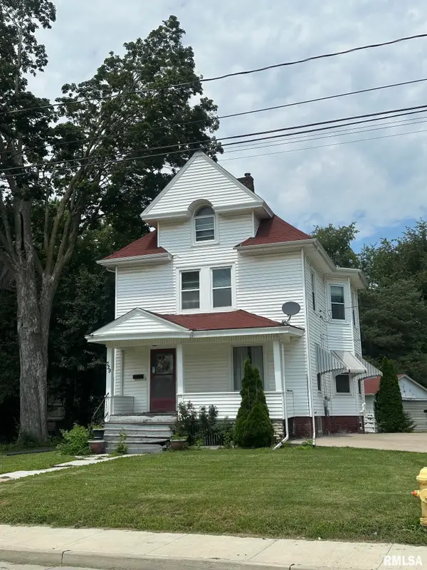 729 Monmouth Boulevard, Galesburg, IL 61401