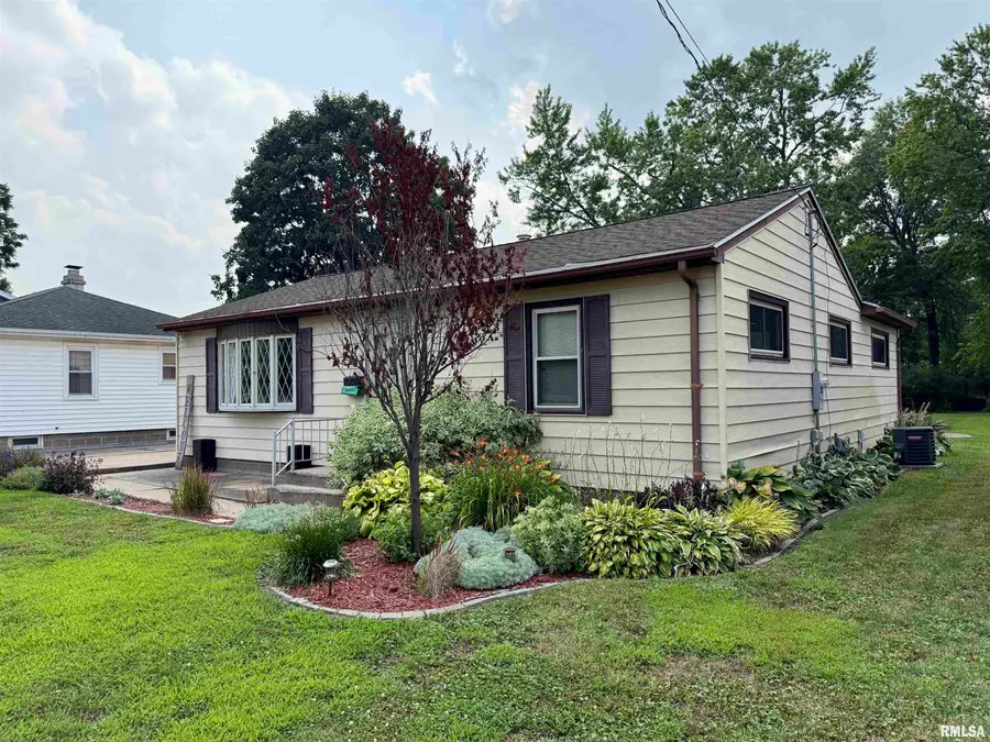 830 Olive Street, Galesburg, IL 61401 - #2
