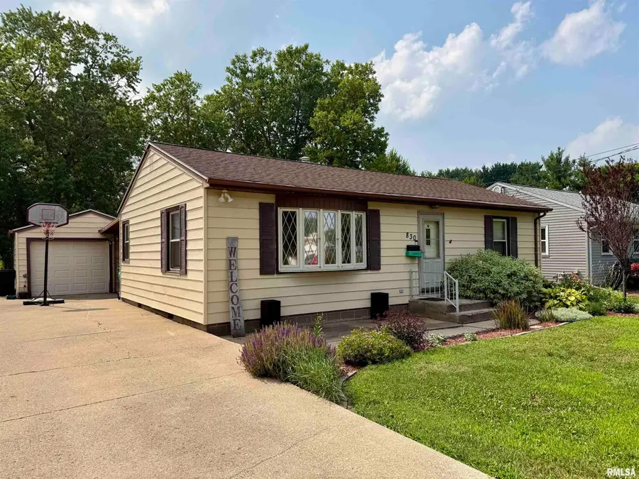 830 Olive Street, Galesburg, IL 61401 - #3
