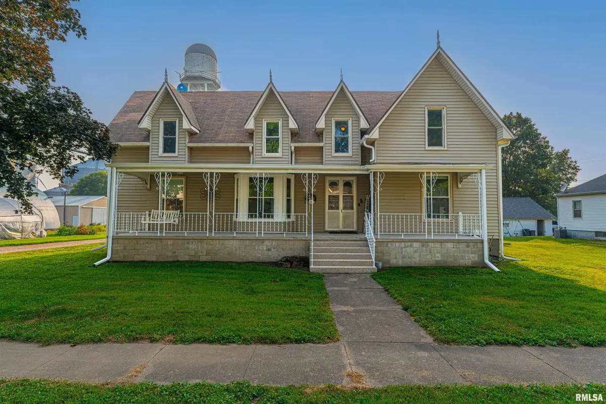 102 N Mason Street, New Holland, IL 62671 - #1