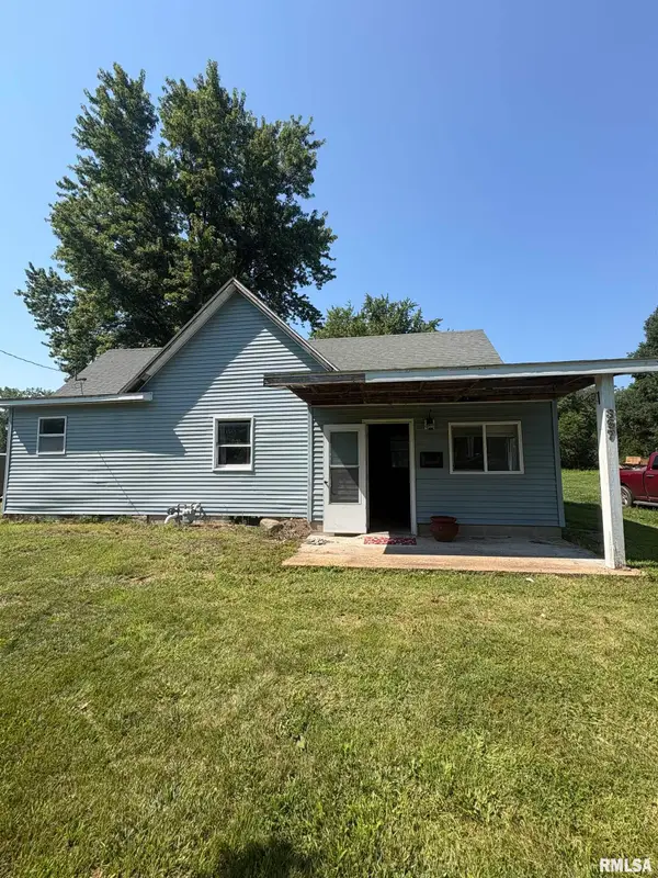 387 E Prairie Street, Waverly, IL 62692