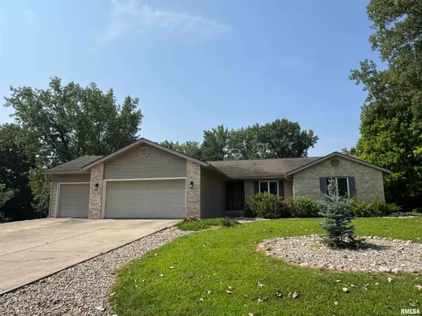 8050 Little Eagle Drive, Springfield, IL 62712