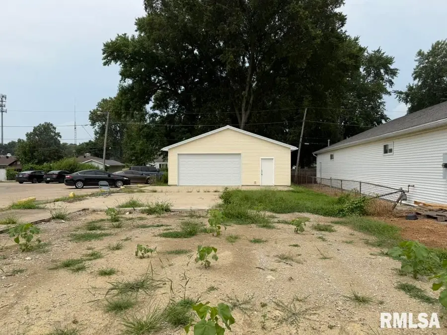 2133 E North Grand Avenue, Springfield, IL 62702 - #3