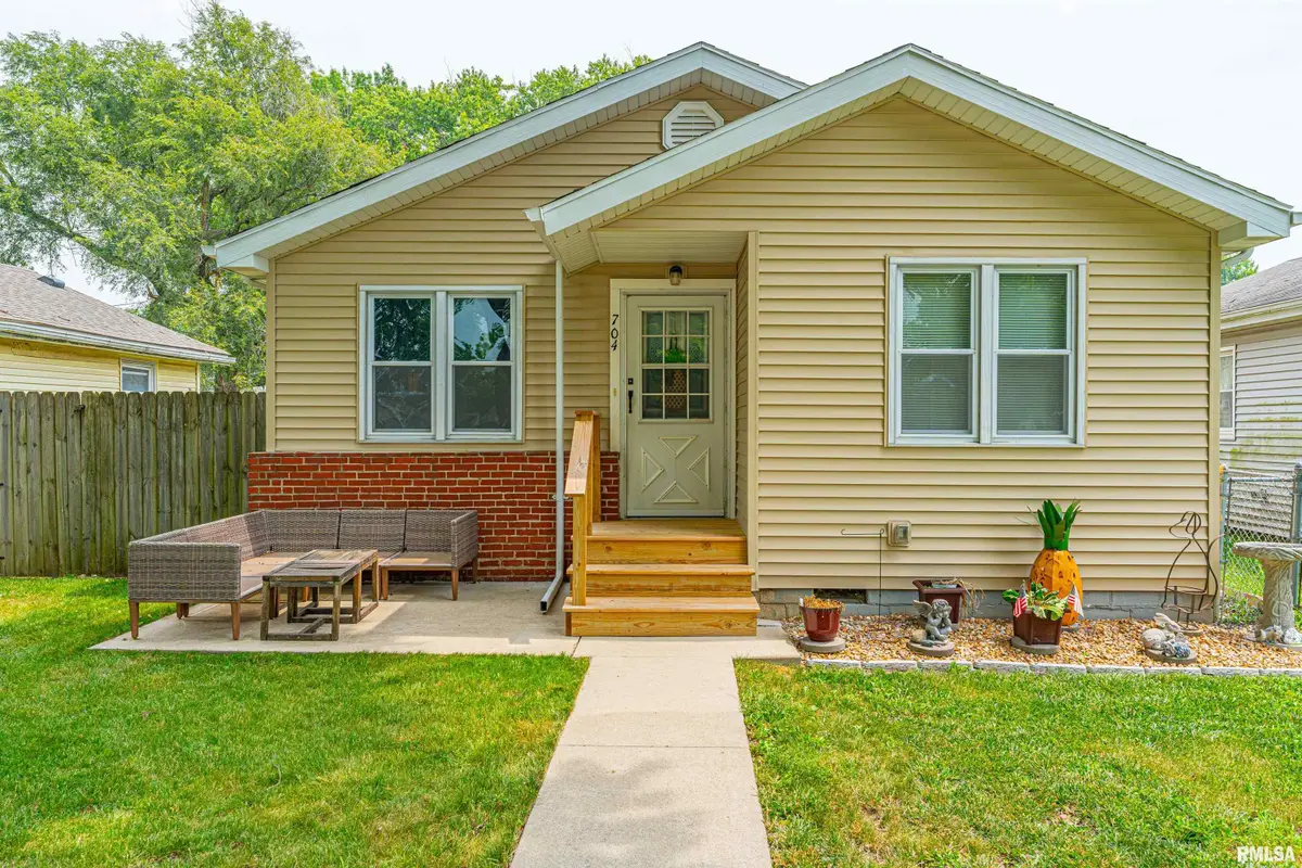 704 N Madison Street, Lincoln, IL 62656 - #1