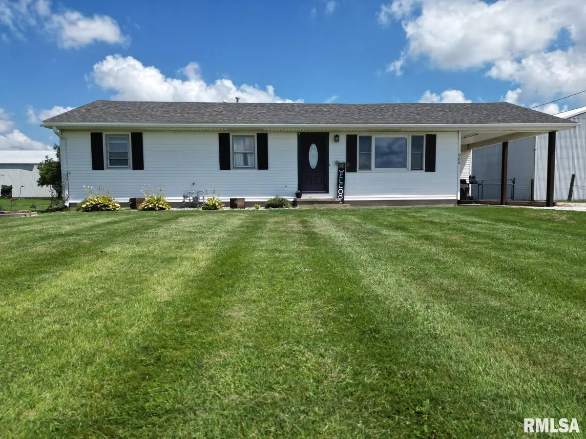 906 W Railroad Street, Shipman, IL 62685 - #1