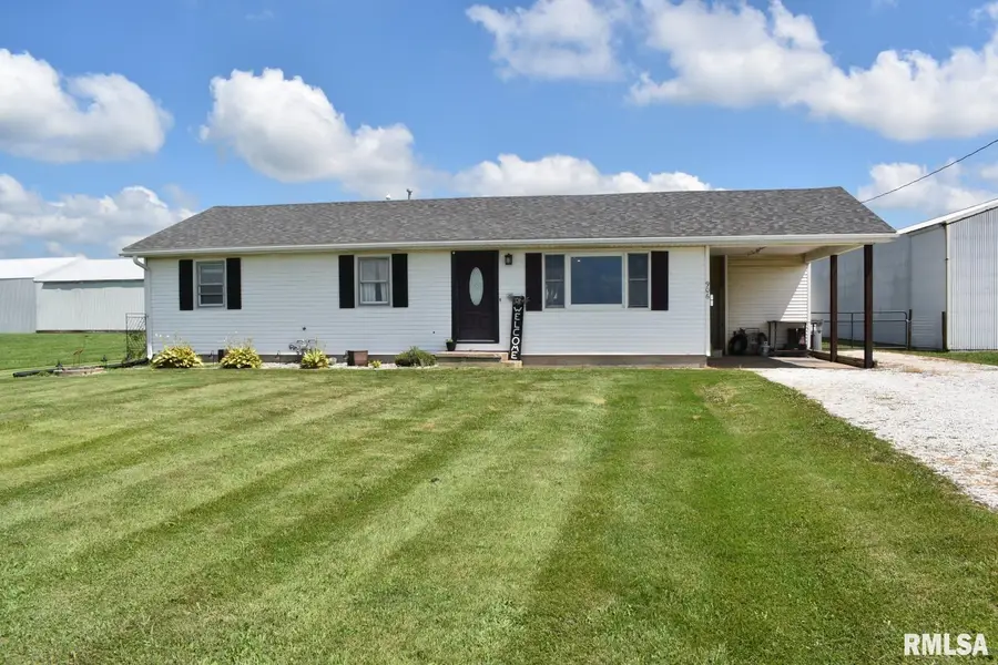 906 W Railroad Street, Shipman, IL 62685 - #3