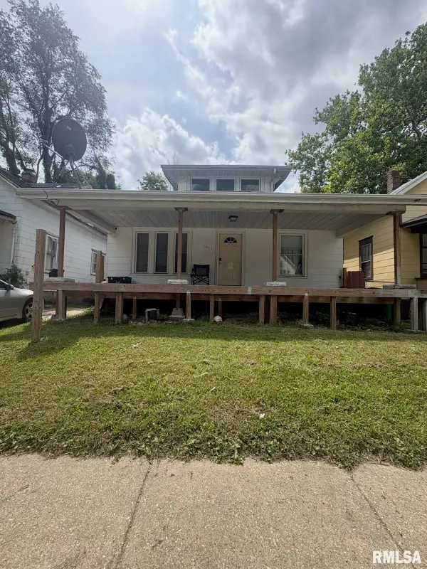 1063 N Monroe Street, Decatur, IL 62522