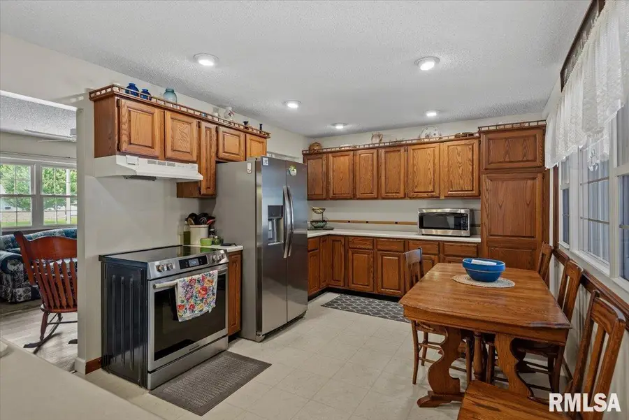 1349 Crestview Drive, Springfield, IL 62702 - #3