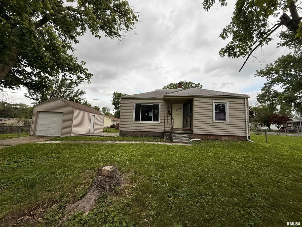2104 W Packard Street, Decatur, IL 62522 - #1