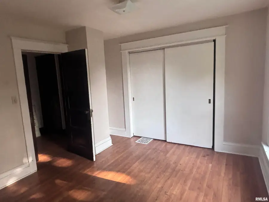 2212 S 10th Street, Springfield, IL 62703 - #2