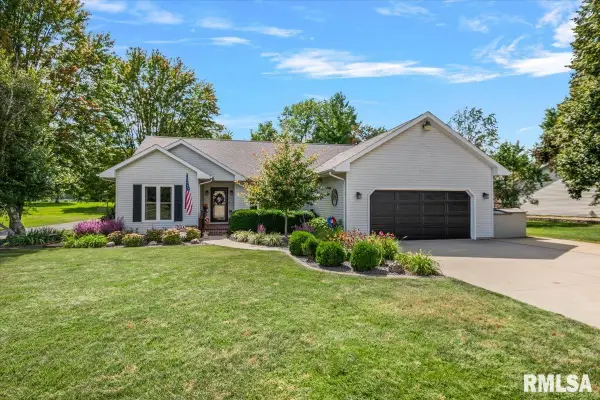 2 Hillcrest Court, Taylorville, IL 62568