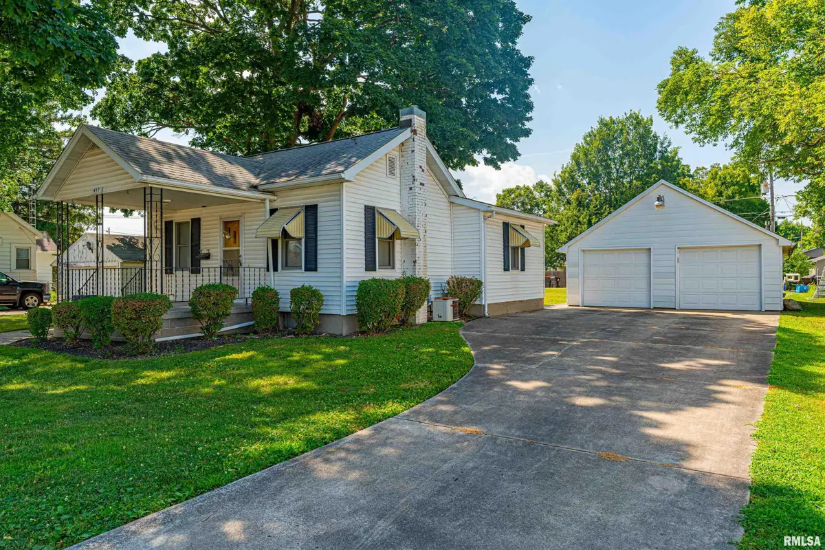 411 N Sherman Street, Lincoln, IL 62656 - #1