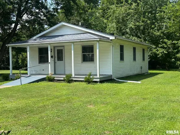 580 S Spruce Street, Nokomis, IL 62075