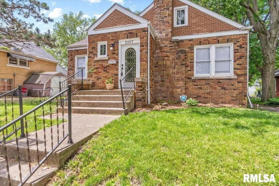 2557 S 6th Street, Springfield, IL 62703-0000 - #2