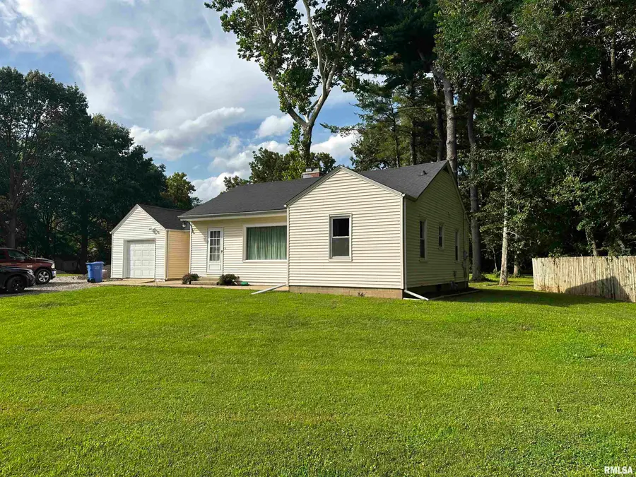 200 N Maple Street, Athens, IL 62613 - #2