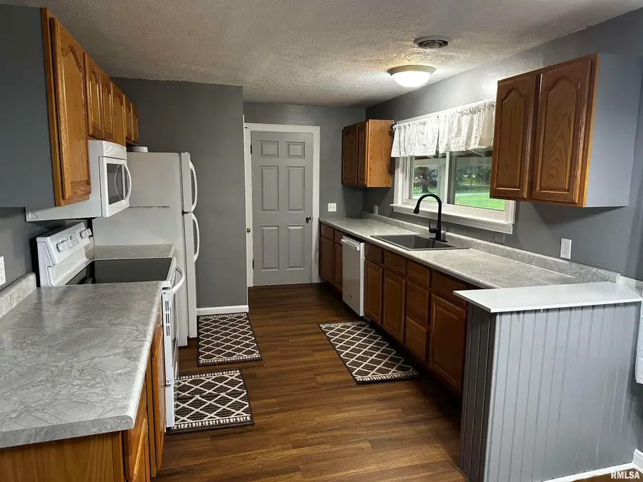 200 N Maple Street, Athens, IL 62613 - #3
