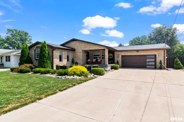 16 Melody Drive, Rochester, IL 62563-9213